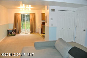 8170 Evans Cir, Anchorage, AK 99507 photo 4