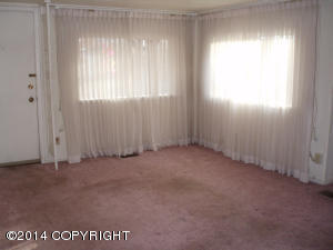 1528 E St, Anchorage, AK 99501 photo 2