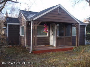 1528 E St, Anchorage, AK 99501 photo 1