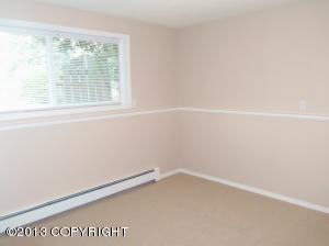 2467 Mckenzie Dr, Anchorage, AK 99517 photo 2