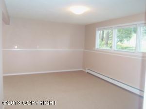 2467 Mckenzie Dr, Anchorage, AK 99517 photo 5