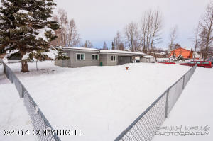 6631 E 9th Ave, Anchorage, AK 99504 photo 1