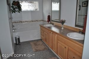 13514 Konrad Cir, Eagle River, AK 99577 photo 4