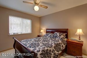 8632 Cross Pointe Loop, Anchorage, AK 99504 photo 12