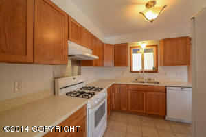 1715 Orca Pl, Anchorage, AK 99501 photo 5