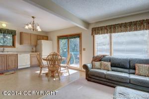 10255 Crest View Ln, Eagle River, AK 99577 photo 4