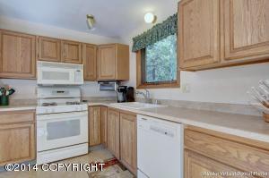 10255 Crest View Ln, Eagle River, AK 99577 photo 3