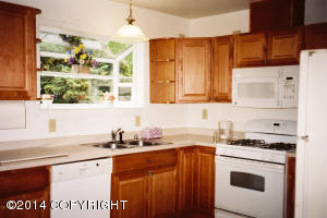 8233 Loganberry St, Anchorage, AK 99502 photo 7