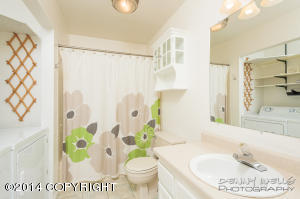 252 Fall Leaf Cir, Anchorage, AK 99504 photo 9
