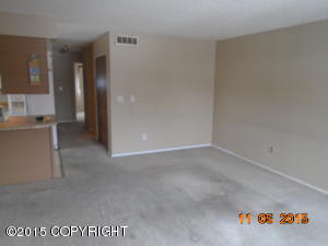 390 Dannilyn Cir, Anchorage, AK 99504 photo 2