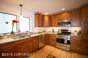 135 E 11th Ave, Anchorage, AK 99501 photo 1