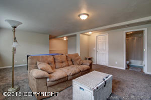 320 Thomas Cir, Anchorage, AK 99508 photo 20