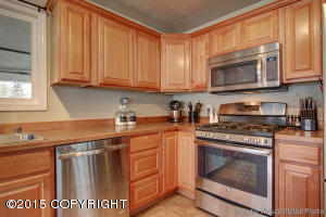 320 Thomas Cir, Anchorage, AK 99508 photo 5