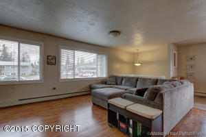 320 Thomas Cir, Anchorage, AK 99508 photo 9