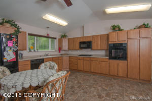 721 E Creekside Dr, Wasilla, AK 99654 photo 3