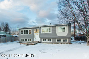 6425 E 14th Ct, Anchorage, AK 99504 photo 4