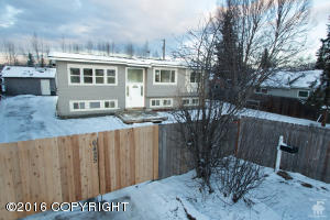 6425 E 14th Ct, Anchorage, AK 99504 photo 2