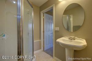 1940 E View Dr, Anchorage, AK 99504 photo 23