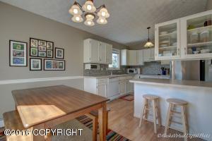 1940 E View Dr, Anchorage, AK 99504 photo 10
