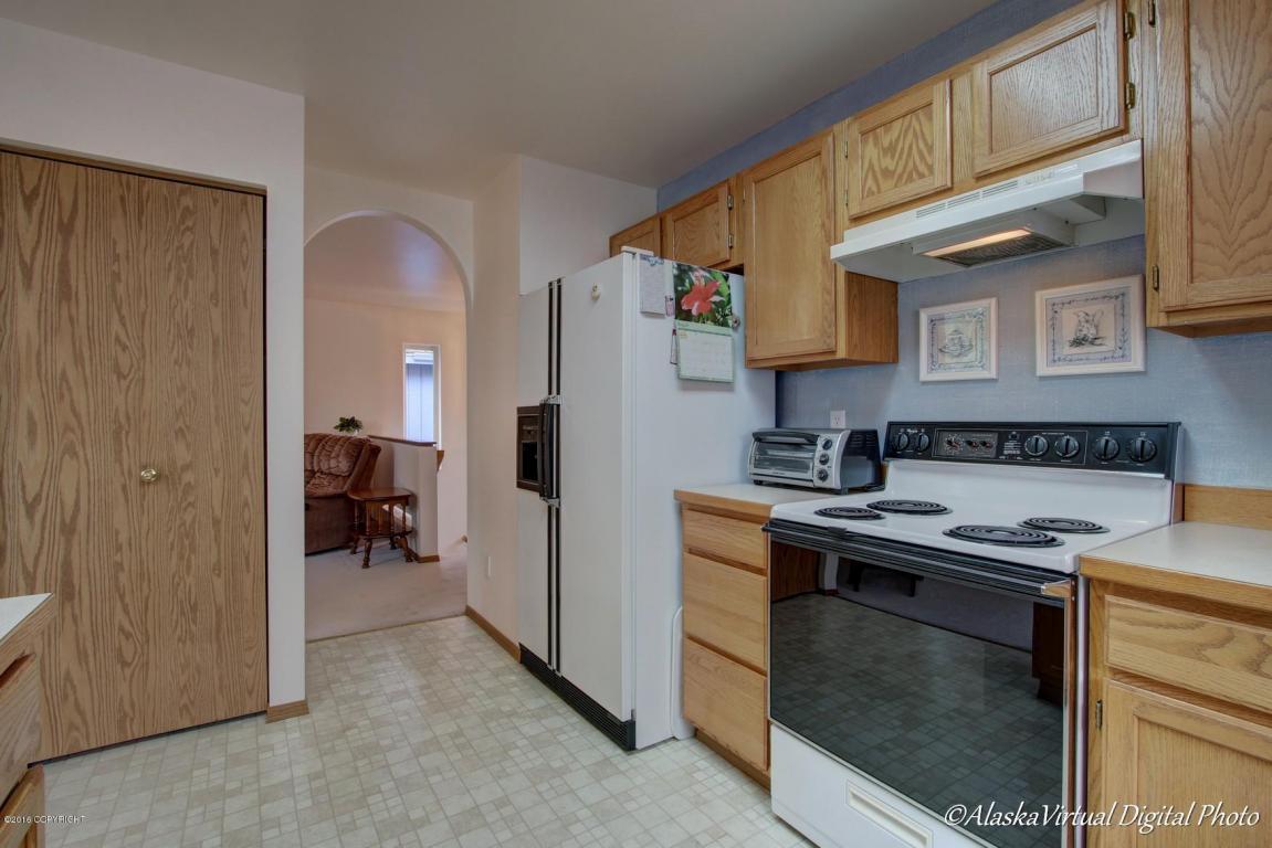 8549 Cross Pointe Loop, Anchorage, AK 99504 photo 12