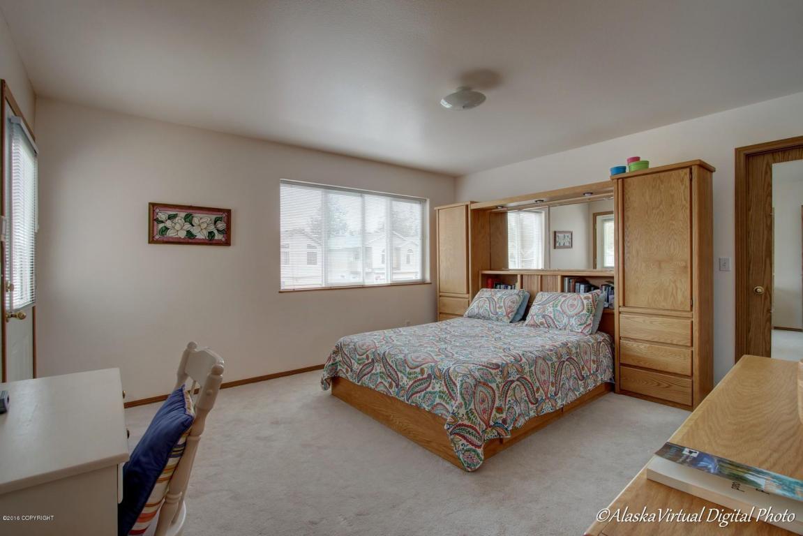 8549 Cross Pointe Loop, Anchorage, AK 99504 photo 13
