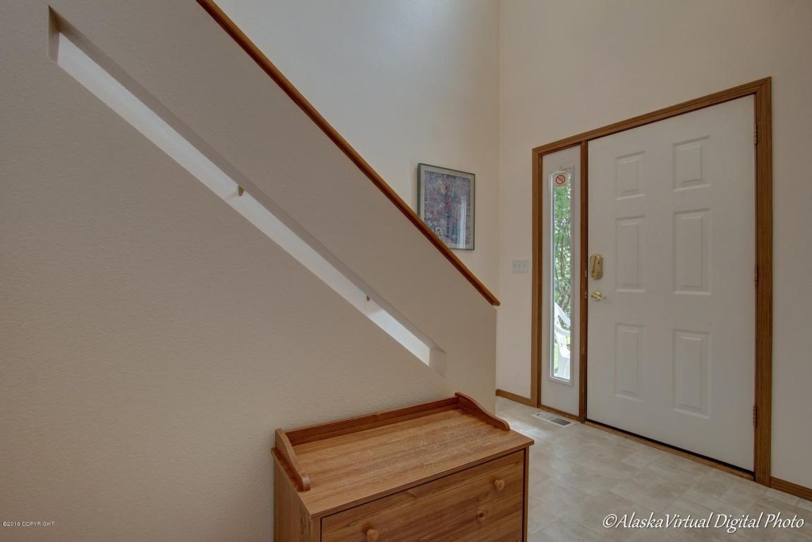 8549 Cross Pointe Loop, Anchorage, AK 99504 photo 4