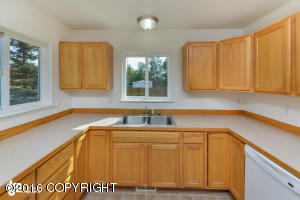 8211 Berry Patch Dr, Anchorage, AK 99502 photo 2