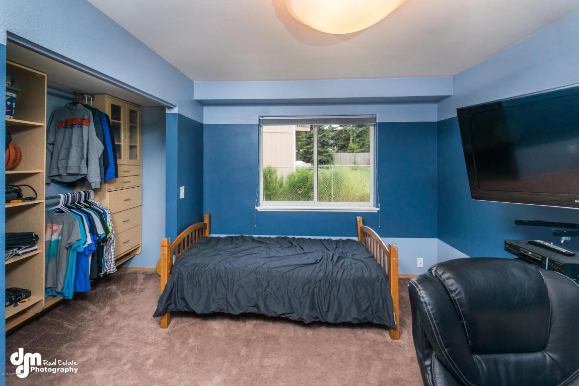 8132 Sandy Cir, Anchorage, AK 99507 photo 22