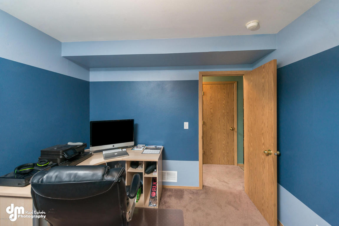 8132 Sandy Cir, Anchorage, AK 99507 photo 23