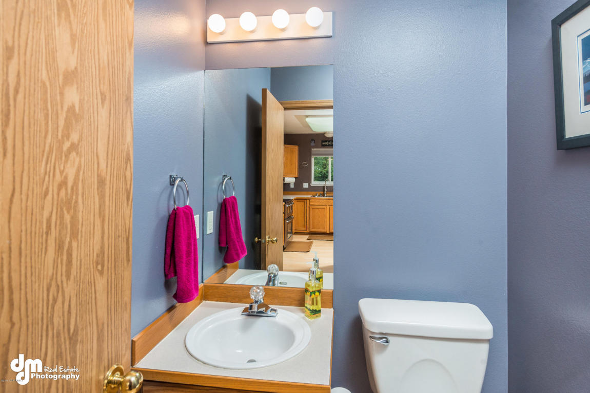8132 Sandy Cir, Anchorage, AK 99507 photo 25