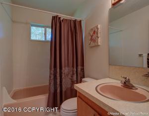 1075 E 26th Ave, Anchorage, AK 99508 photo 12