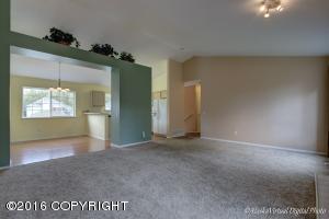 8410 Berry Patch Dr, Anchorage, AK 99502 photo 5