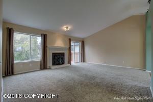 8410 Berry Patch Dr, Anchorage, AK 99502 photo 3