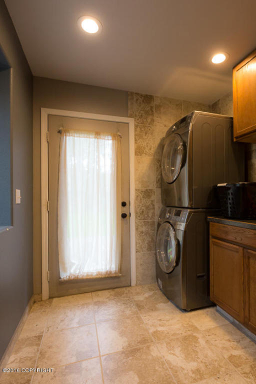 22686 Robinson Rd, Chugiak, AK 99567 photo 9