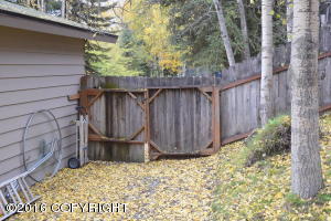 4922 Castle Ct, Anchorage, AK 99508 photo 10
