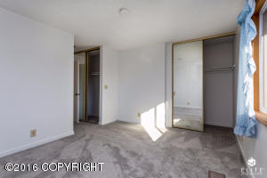 1205 Elegante Ln, Anchorage, AK 99501 photo 16