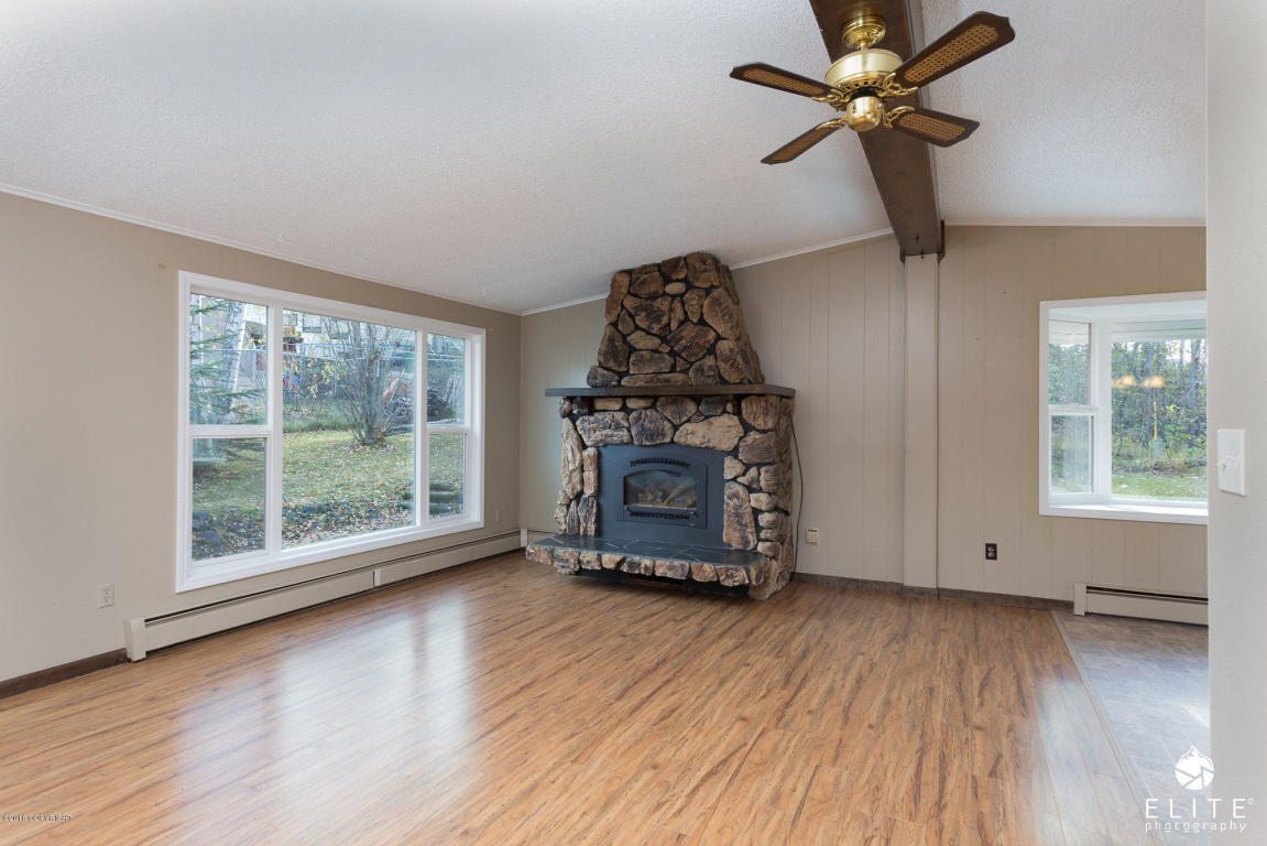 17548 Palos Verdes Dr, Eagle River, AK 99577 photo 2