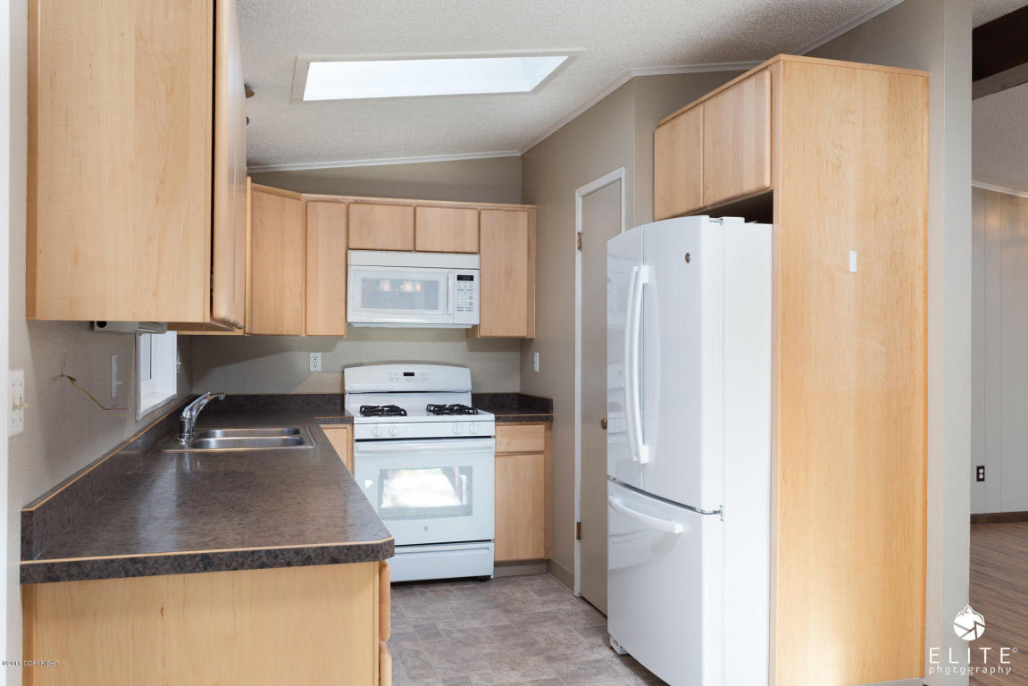 17548 Palos Verdes Dr, Eagle River, AK 99577 photo 4