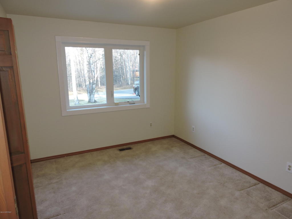 22506 Sampson Dr, Chugiak, AK 99567 photo 4