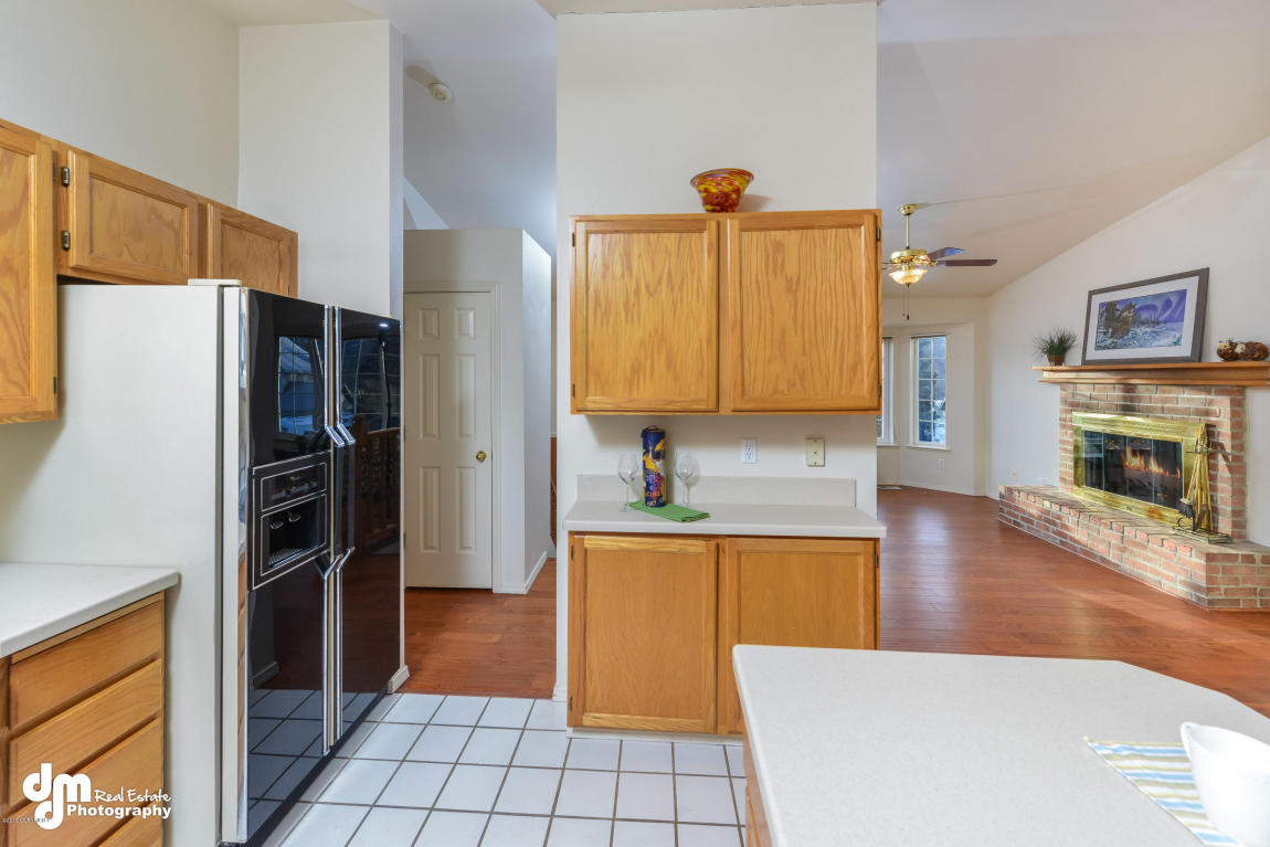 19139 Babrof Dr, Eagle River, AK 99577 photo 4