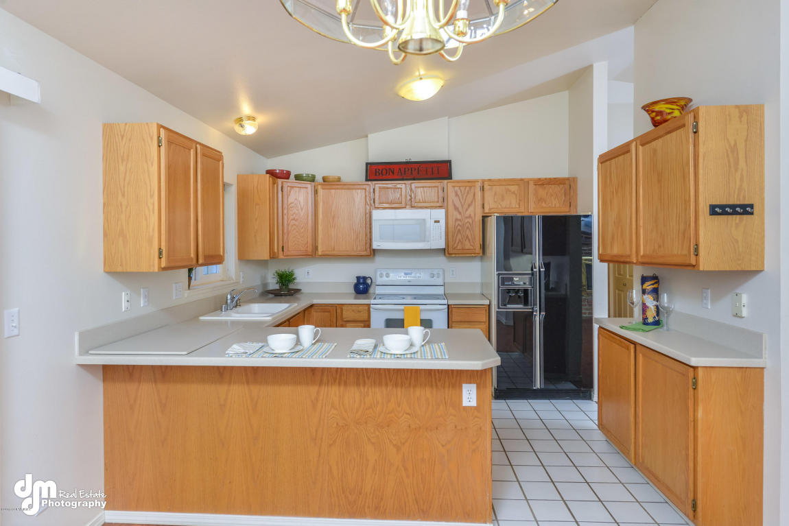 19139 Babrof Dr, Eagle River, AK 99577 photo 2