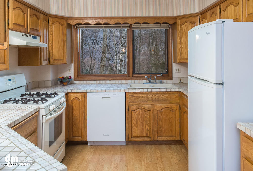 19600 Wingham Cir, Eagle River, AK 99577 photo 5