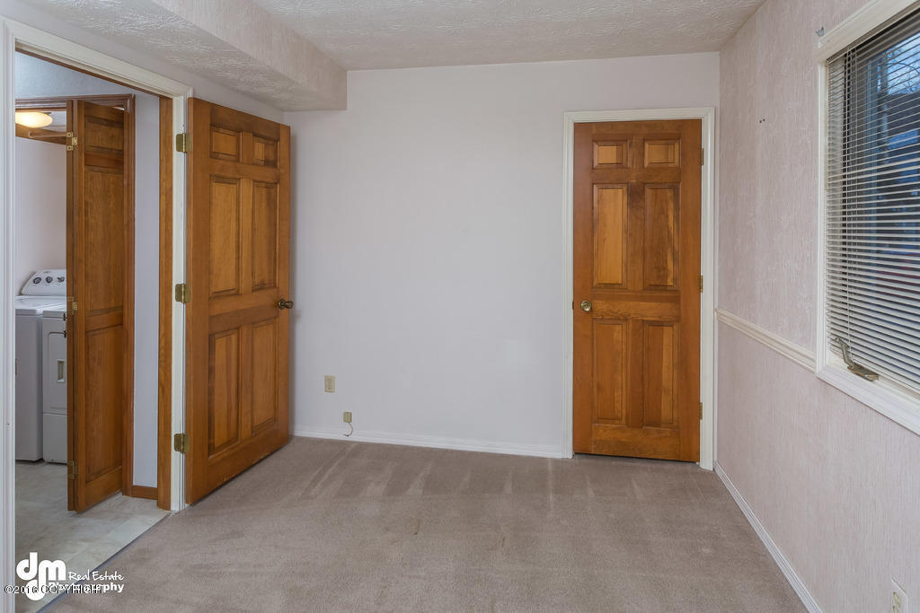19600 Wingham Cir, Eagle River, AK 99577 photo 9