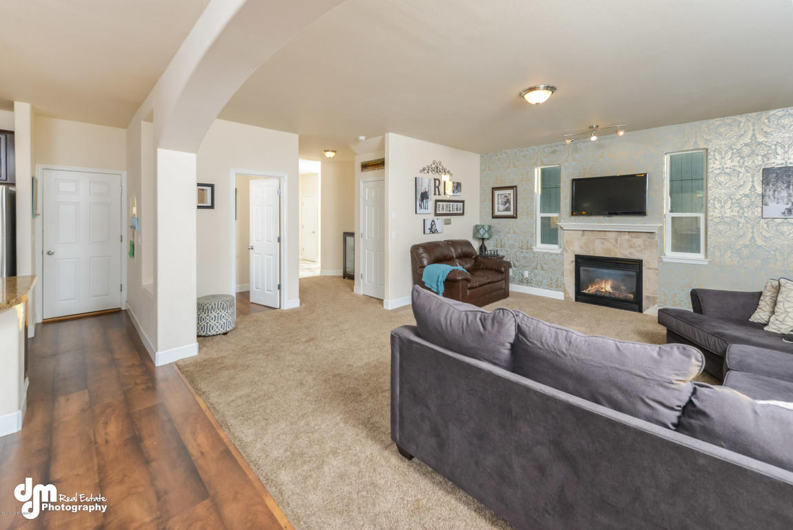 13062 Rosser Dr, Eagle River, AK 99577 photo 4
