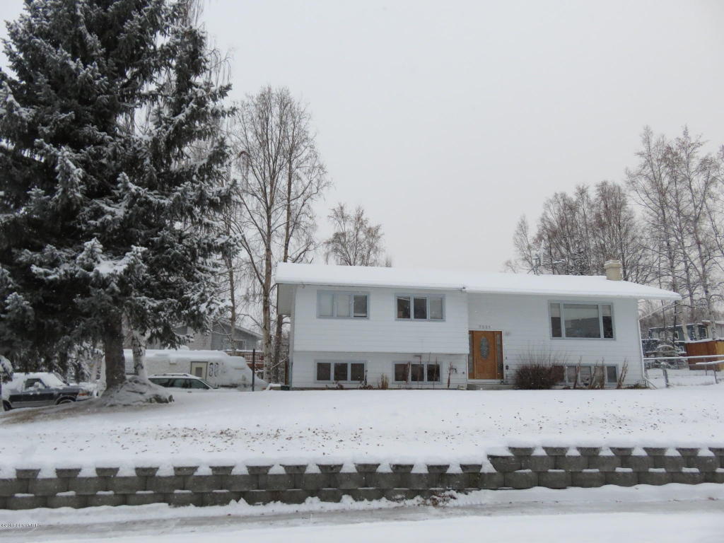 7331 Augustine Dr, Anchorage, AK 99504 photo 1