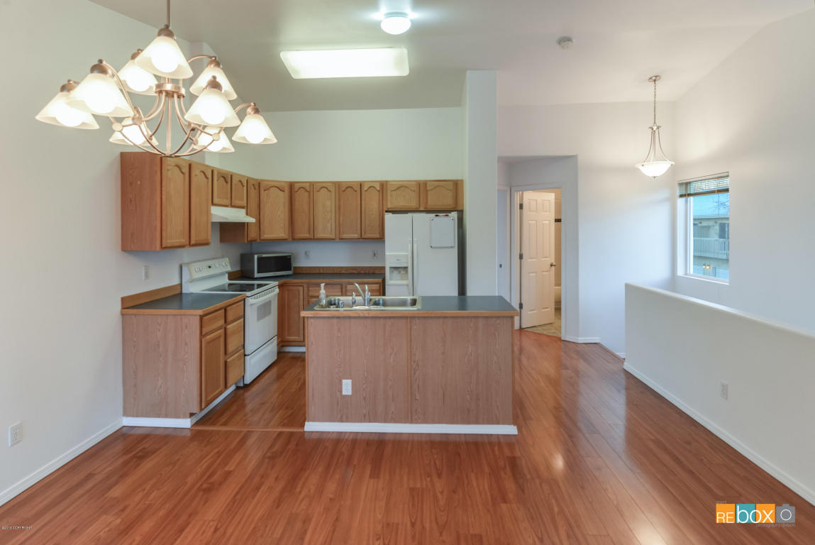 114 E 45th Ave # 5, Anchorage, AK 99503 photo 2