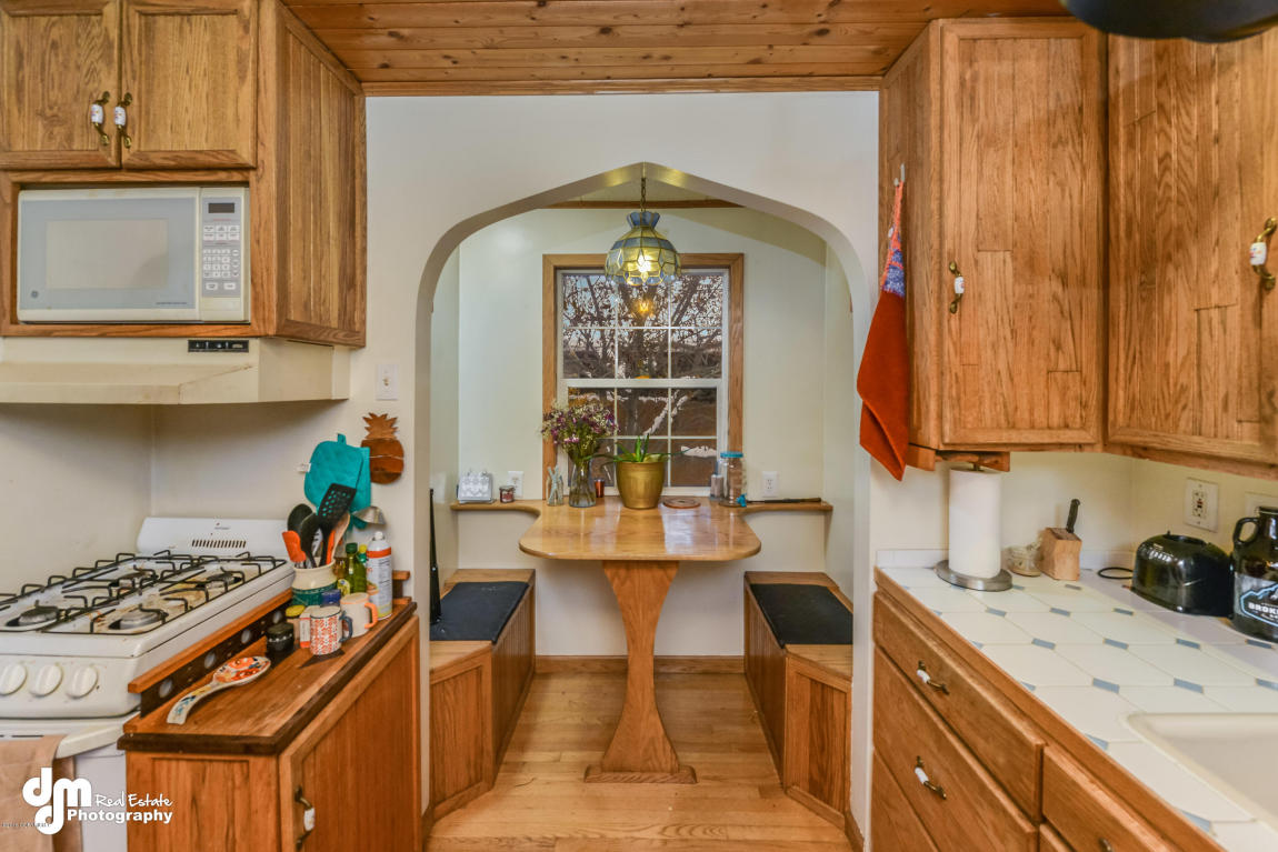 530 E 9th Ave, Anchorage, AK 99501 photo 1