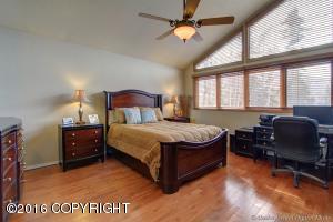 9623 Saint George Cir, Eagle River, AK 99577 photo 11