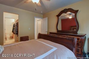 8959 Meadow Park Cir, Eagle River, AK 99577 photo 15