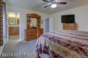11045 Buskin Cir, Eagle River, AK 99577 photo 24